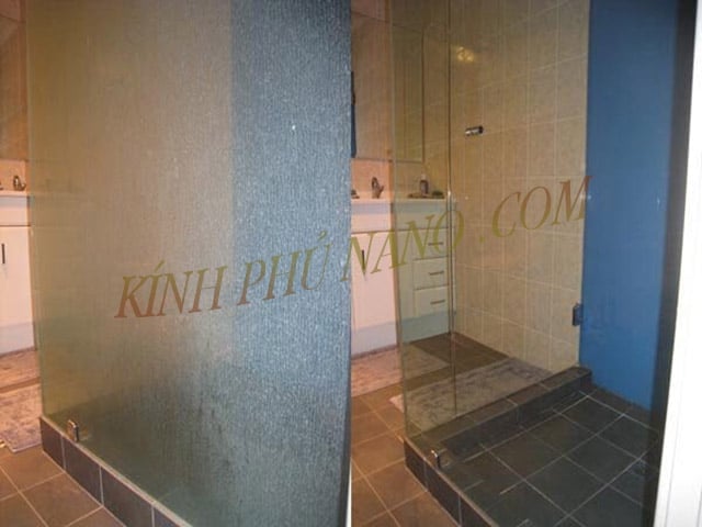 sự khác nhau giữa vách kính phủ nano và không phủ nano