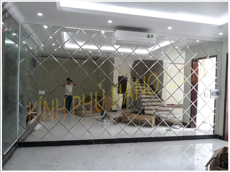 Gương ghép tường quả trám