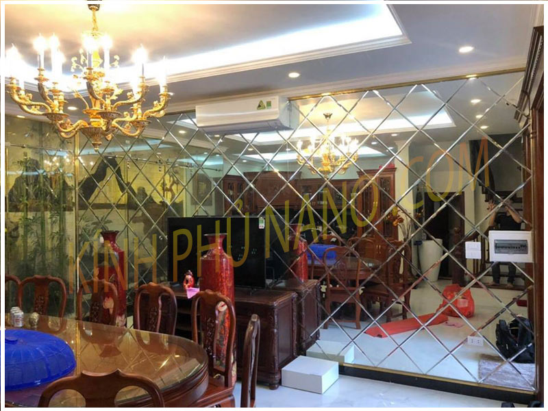 Gương kính trang trí phòng khách