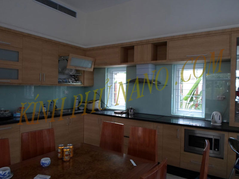 Bảng báo giá kính sơn màu ốp bếp tại Hà Nội mới nhất - Kính phủ nano - Gương trang trí mài cạnh Nhật Hằng