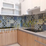 Tranh kính in 3D ốp tường bếp sự chọn của nhiều gia chủ hiện nay - Kính phủ nano - Gương trang trí mài cạnh Nhật Hằng