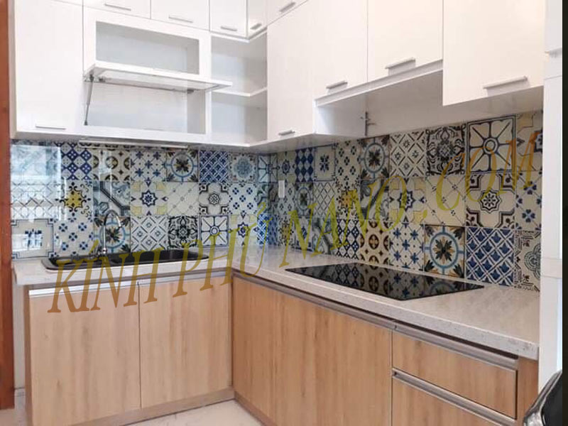 Bảng báo giá kính sơn màu ốp bếp tại Hà Nội mới nhất - Kính phủ nano - Gương trang trí mài cạnh Nhật Hằng