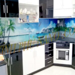 Tranh kính in 3D ốp tường bếp sự chọn của nhiều gia chủ hiện nay - Kính phủ nano - Gương trang trí mài cạnh Nhật Hằng