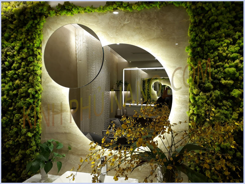 Gương trang trí nhà vệ sinh