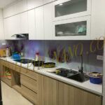 Tranh kính in 3D ốp tường bếp sự chọn của nhiều gia chủ hiện nay - Kính phủ nano - Gương trang trí mài cạnh Nhật Hằng