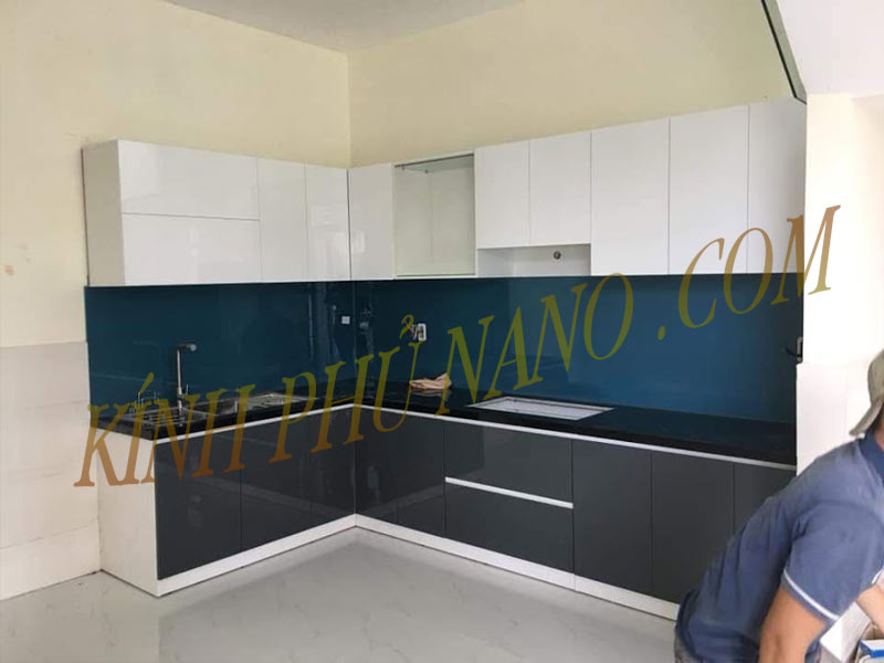 Kính mầu ốp bếp Xanh lơ