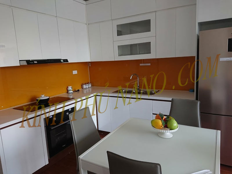 Kính ốp bếp màu Vàng Nghệ