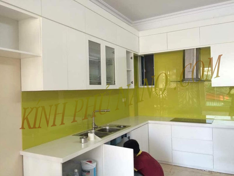 Bảng báo giá kính sơn màu ốp bếp tại Hà Nội mới nhất - Kính phủ nano - Gương trang trí mài cạnh Nhật Hằng