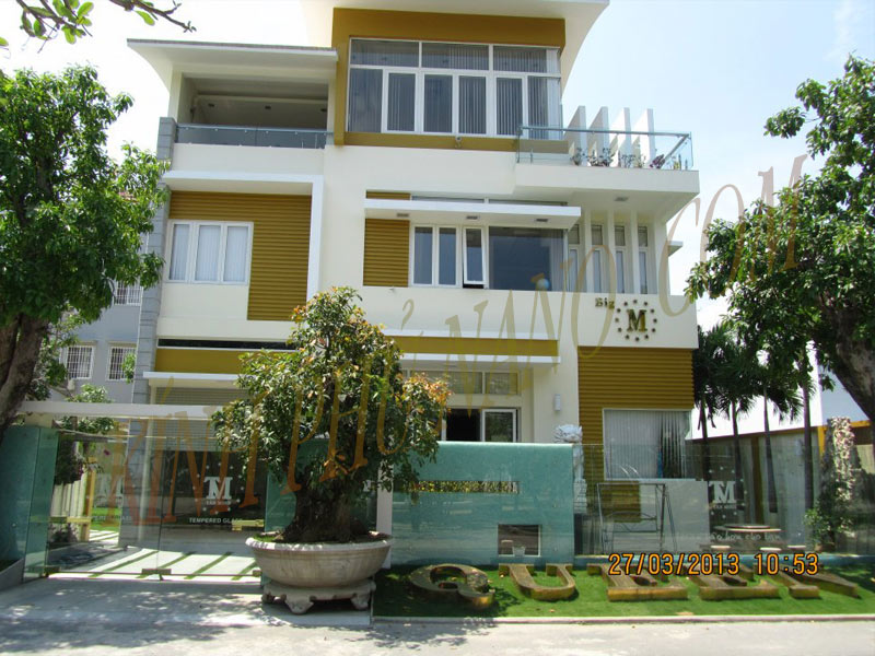 Lan can kính cầu thang đẹp