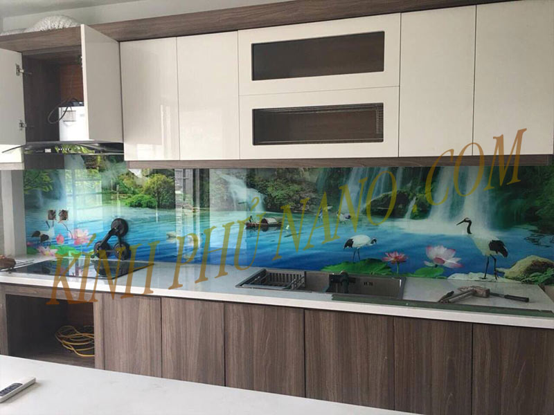 Tranh họa tiết ốp tường bếp thay gạch