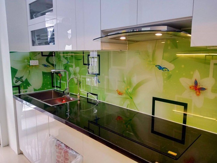 Tranh kính ốp bếp 3D nét tươi mới không gian bếp