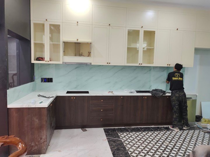 kinh op bep gia van da